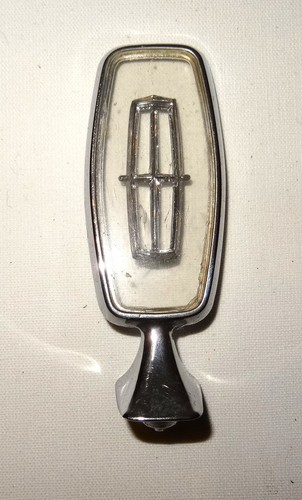 Lincoln town car ornament - lincoln,